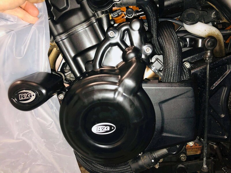 Cubrecárter izquierdo R&G RACING