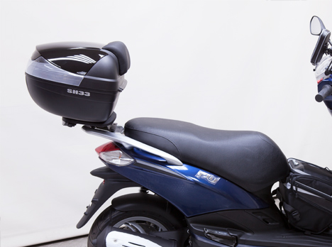 FIJACION PARA MALETA SUPERIOR PIAGGIO FLY 125i